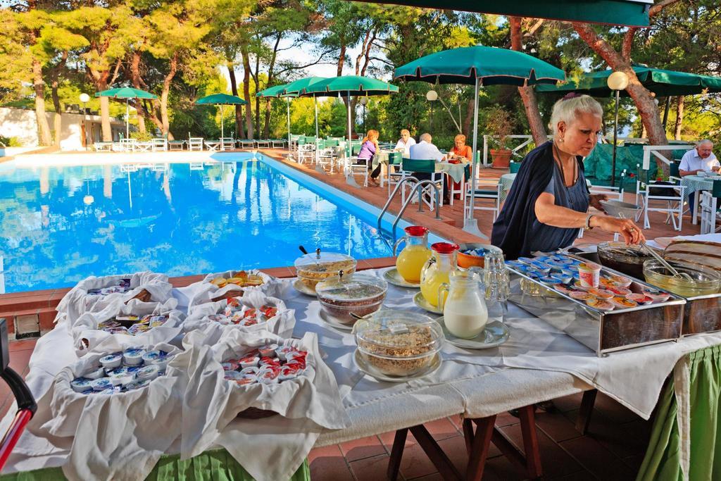 Hotel Kyrie Isole Tremiti San Domino Buitenkant foto