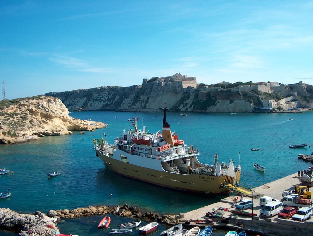 Hotel Kyrie Isole Tremiti San Domino Buitenkant foto