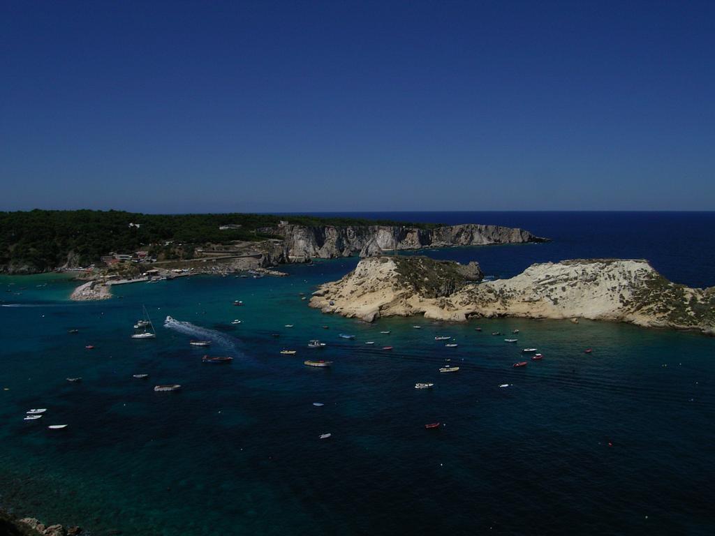 Hotel Kyrie Isole Tremiti San Domino Buitenkant foto
